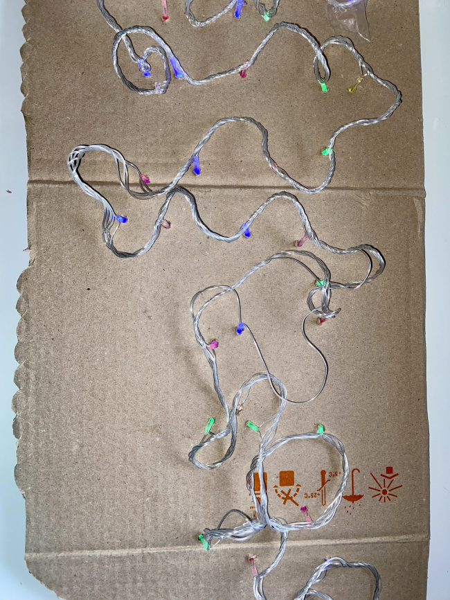 Оформление для окон "Сладкое королевство": панорама и витражи из пряничных домиков фото 9